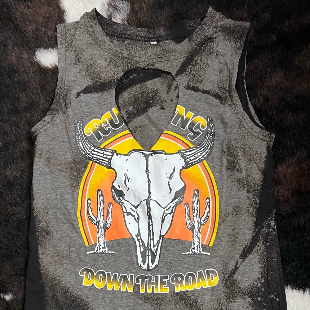 Skull Bleached Keyhole Tank